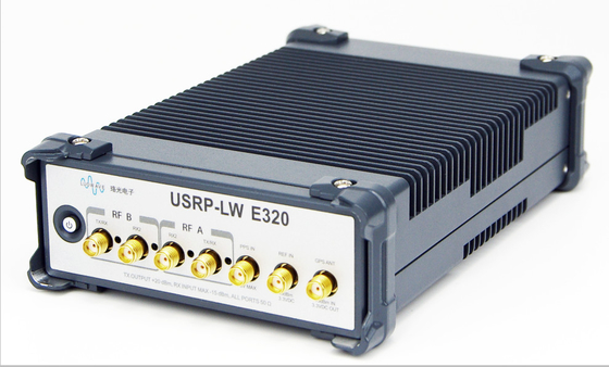 Ettus USRP E320 Compatível. USRP-LW E320 2T2R RF 70 MHz-6 GHz 56 MHz BW Cada 12 bits ADC / DAC USRP Software Defined Radio Device